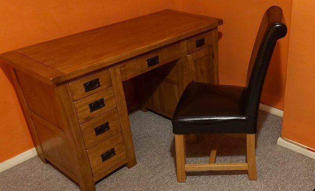 Image 1 of Oak computer desk with matching chair