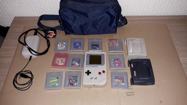 Image 1 of Nintendo Game Boy Original + 10 games