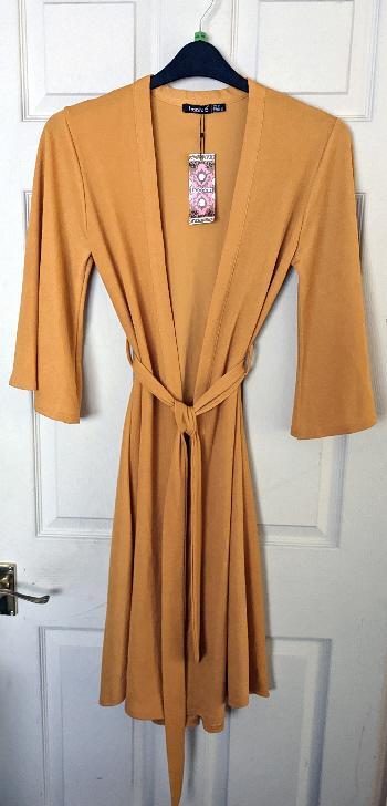 Preview of the first image of Gorgeous Ladies Belted Duster Coat By Boohoo - Size 12    B9.