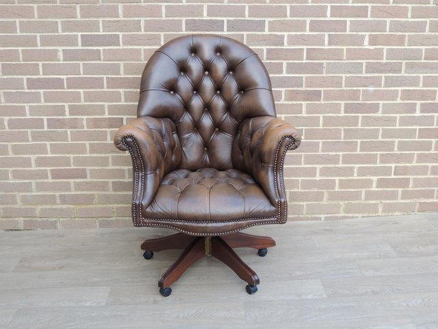 Preview of the first image of Chesterfield Directors Chair (UK Delivery).