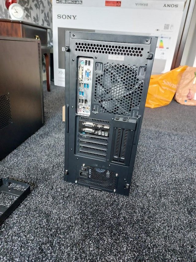 Preview of the first image of PC gaming tower i5, GTX 970.