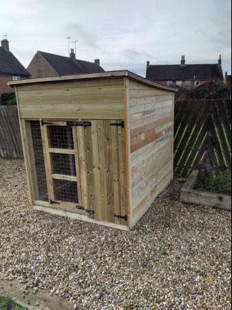 Image 3 of 6ft x 4ft x 5'6'' dog kennel and run