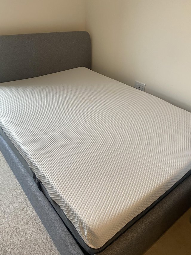 Preview of the first image of Emma foam double mattress.