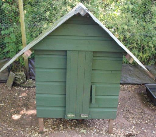 Image 2 of chicken/duck house for upto 6 birds