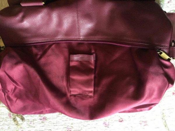 Image 14 of TOMMY & KATE Large Full Grain Leather Raspberry Pink Holdall