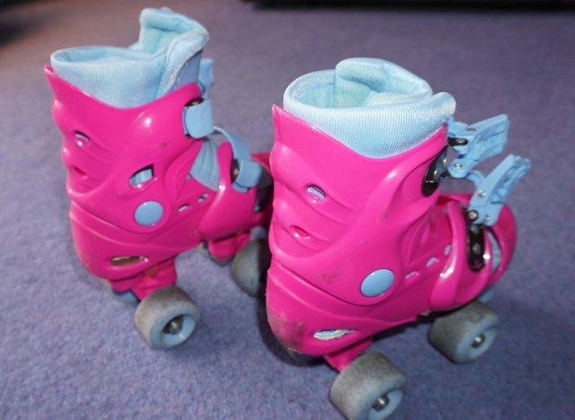 Preview of the first image of Quade skates ..................