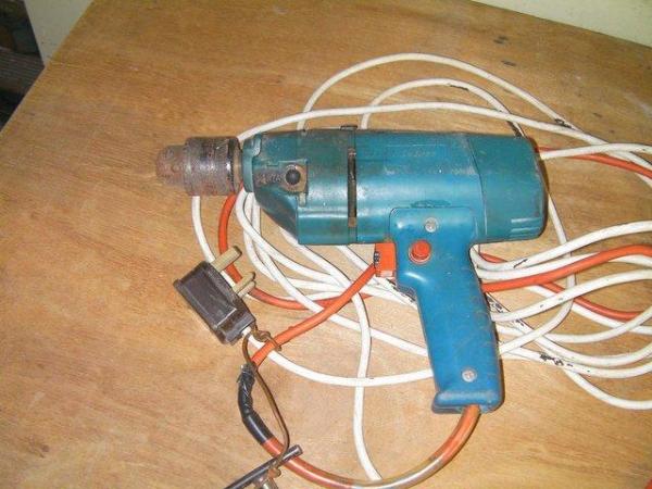 Image 3 of Black and Decker Electric Drill H20
