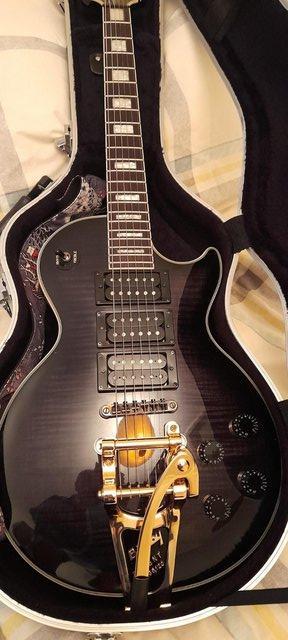 Preview of the first image of Epiphone Custom 3 pickup Les Paul. Has gold Bigsby unit (USA.