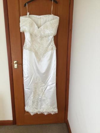 Image 2 of Bridal wedding dress, size 16 but could fit a 14. Detachable