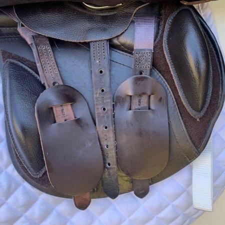 Image 18 of Kent and Masters s series 15.5 inch pony jump saddle