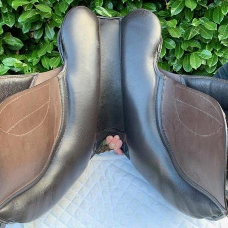 Image 13 of Kent & Masters 17.5” Low Profile Compact GP saddle (S2903)