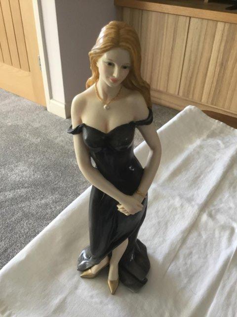 Preview of the first image of The Regal Collection figurine Karen..