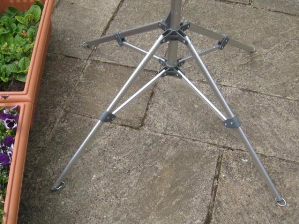Image 2 of Lakeland Free-Standing Rotary Airer