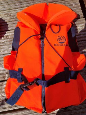 Image 1 of Life jacket for a child 30-40kgs