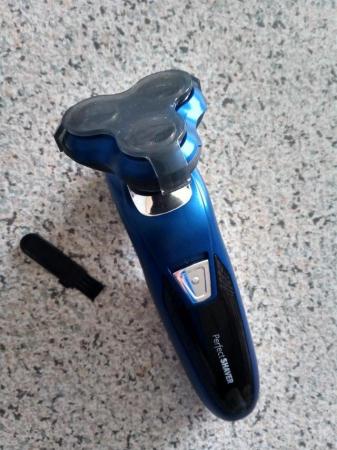 Image 1 of Travel Shaver Battery operated