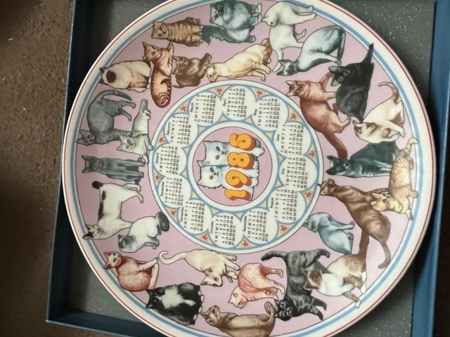 Preview of the first image of Wedgwood calendar plates with boxes.