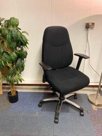 Image 6 of Black cushioned office/desk/swivel/home ergonomic adjustable