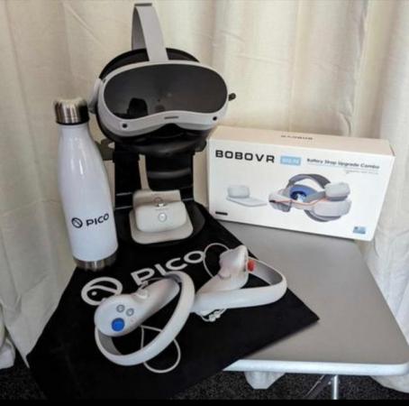 Image 2 of PICO 4 256Gb ALL-in-One VR Headset + accessories