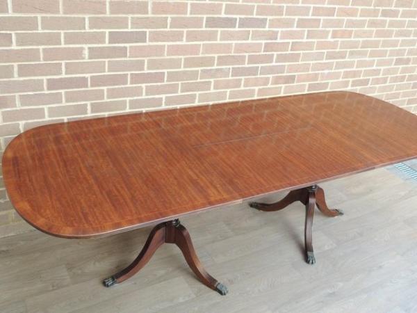Image 17 of Beresford & Hicks Extendable Dining Table (UK Delivery)