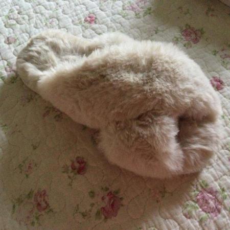 Image 1 of Almost New Fluffy Cream Cross Front Slippers, sz 5-6