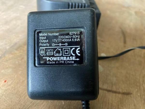 Image 3 of Li battery and charger/adapter Powerbase 627913