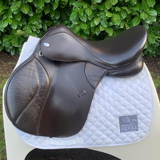 Preview of the first image of Thorowgood T8 17.5 inch Gp saddle.