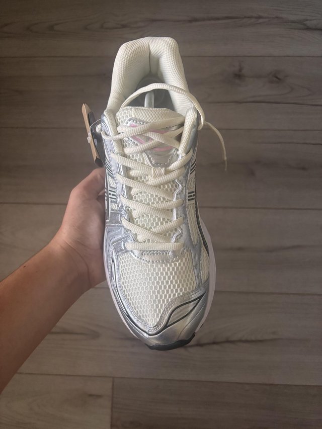 Asics gel kayano 14 pink foam — photo 2 of 3