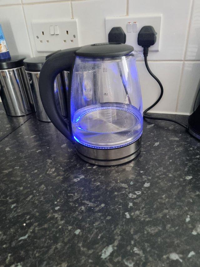 Used Kettle and airfryer