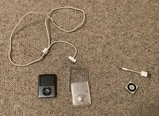 Preview of the first image of iPod nano and iPod shuffle.