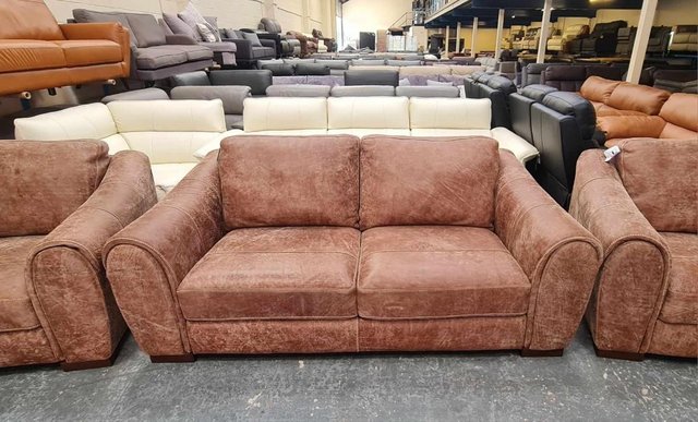 Image 6 of Galleria utah tan leather 2,5 seater sofa and 2 armchairs