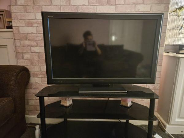 Image 1 of TV for sale no remote but works perfectly