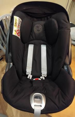 Image 1 of Cybex Cloud z i car seat with compatible base