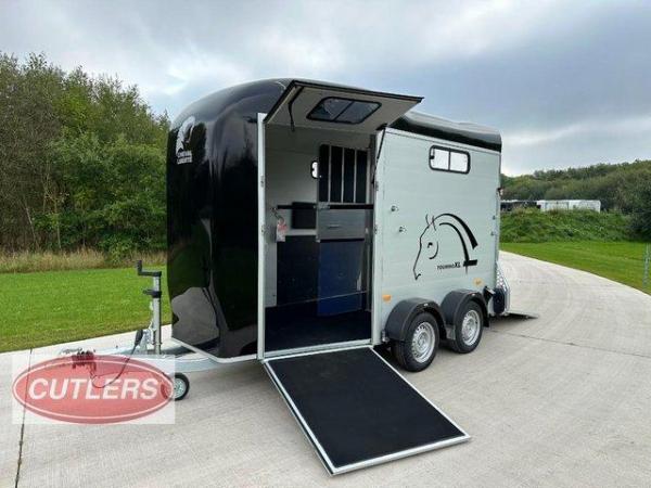 Image 20 of Cheval Liberte Touring Country XL Horse Trailer Tack Room BR