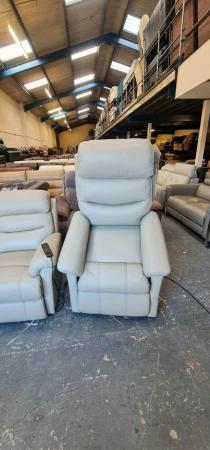 Image 16 of La-z-boy Tulsa grey leather 2 seater sofa and 2 armchairs