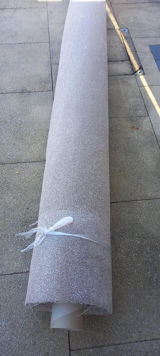 Preview of the first image of Grey carpet new surplus to my requirements 10ft 10" x 13ft.