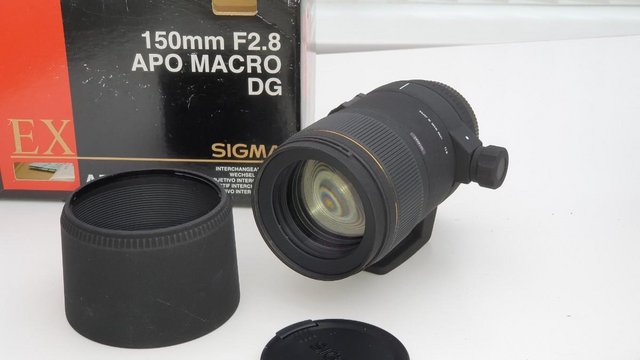 Preview of the first image of Sigma EX DG APO HSM Macro 150mm f/2.8 Lens Canon EF-mount.