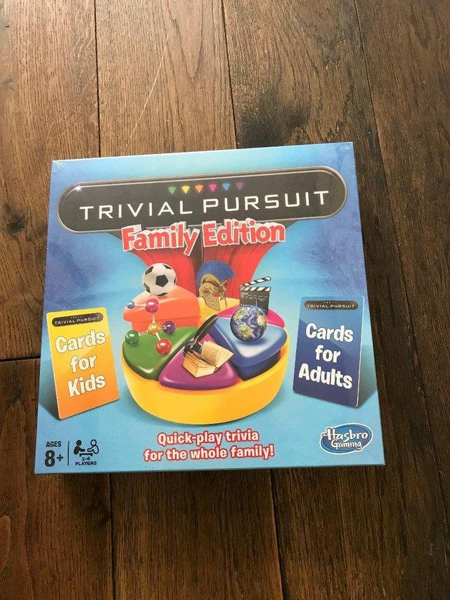 Preview of the first image of Trivial Pursuit Family Edition.