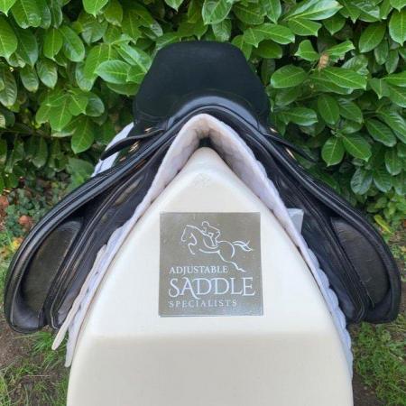 Image 7 of Kent & Masters 17.5 inch Cob Plus saddle