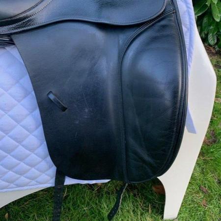 Image 12 of Kent & Masters 17 inch S-Series High Wither Dressage saddle