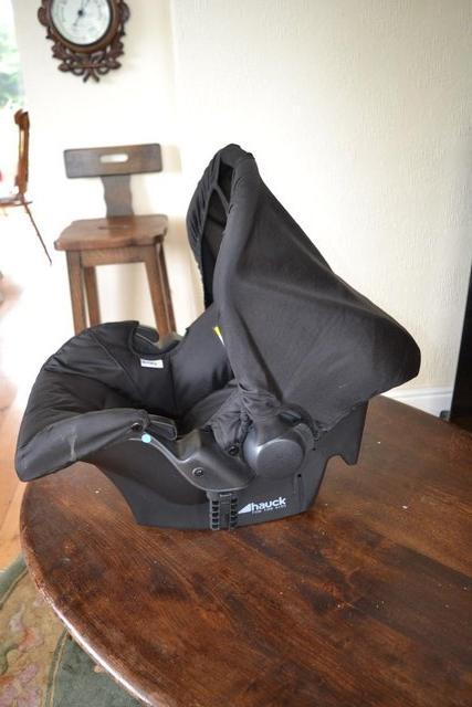 Preview of the first image of Hauck baby seat Fun for kids Good condition black 0-13 kg.