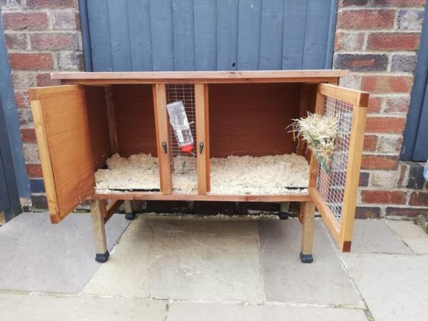 Image 6 of Rabbit hutch and accesories