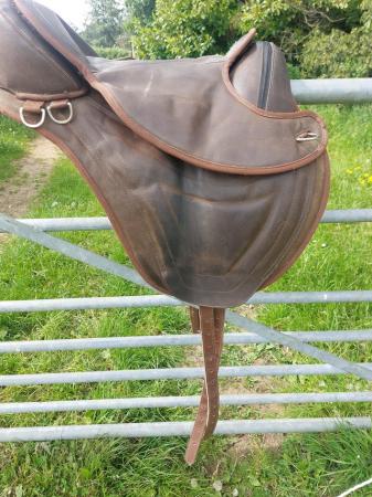Image 1 of Brown leather treeless saddle pad
