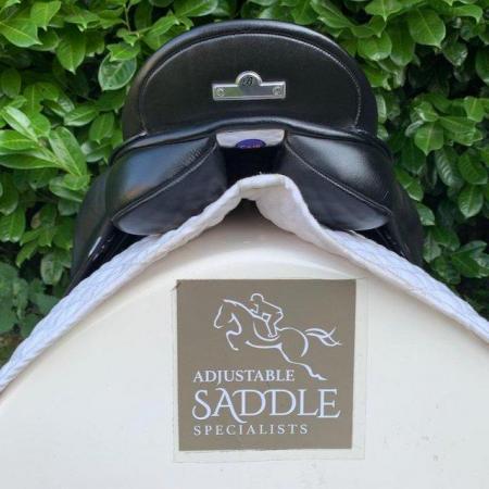 Image 10 of Bates Wide All Purpose 16.5 inch saddle