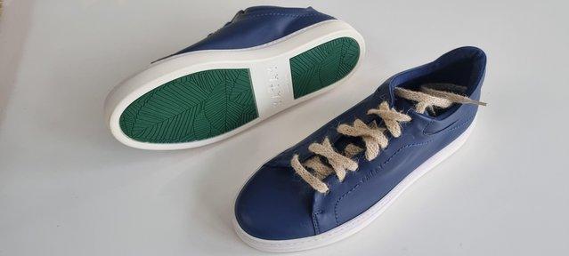 Image 2 of Yatay Neven Low mens trainers