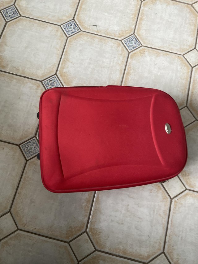 Preview of the first image of Hand luggage case in Red.