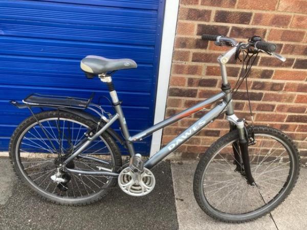 Image 1 of Dawes hybrid bike in excellent condition, plus extras