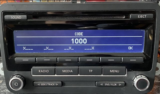 Preview of the first image of VW DAB STEREO RADIO CD PLAYER HEAD UNIT 5M0035186L.