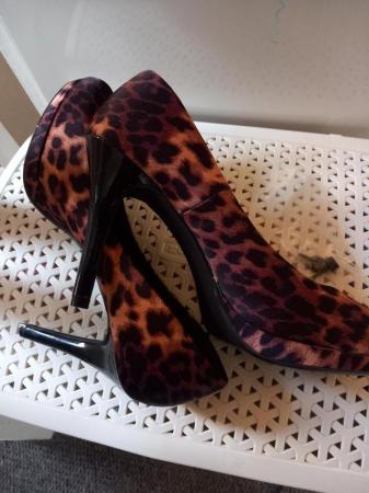 Image 1 of Ladies size 7 high heels like new