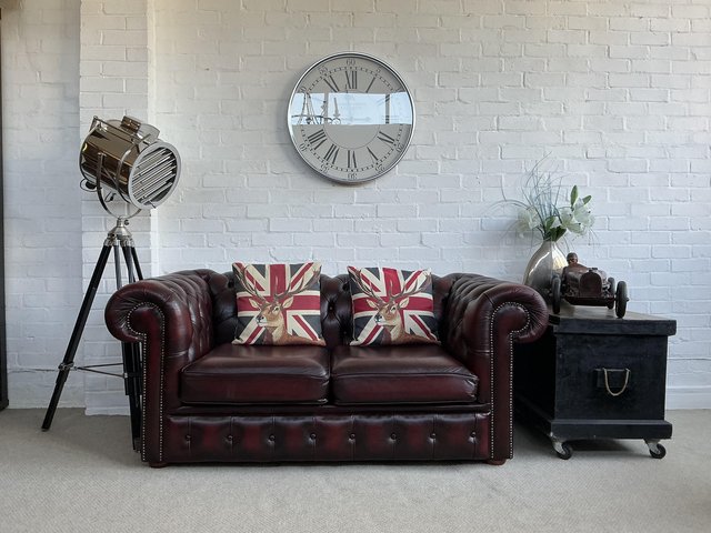 2 seater Oxblood chesterfield sofa. Excellent condition. — Antiques & Collectables in Colchester