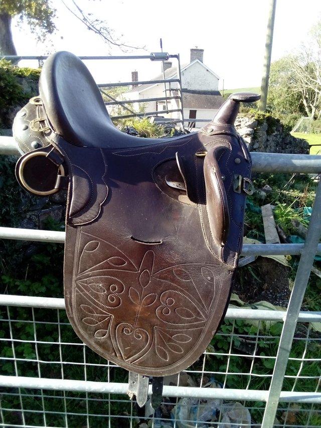 Preview of the first image of Australian stock saddle with horn.